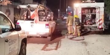 Incendio en una torre de alta tensión eléctrica