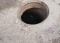 Vecinos denuncian la falta de la tapa en una boca de tormenta