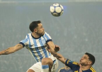 Boca Juniors y Racing Club empataron 1-1 en Avellaneda