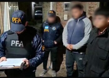 Desbarataron una banda que estafaba clientes de una compañía de telefonía móvil