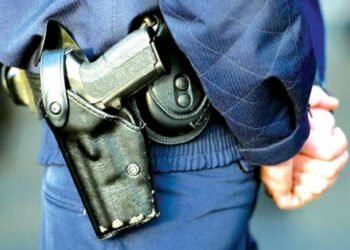 Orán: Intentó apoderarse del arma de un policía durante un traslado