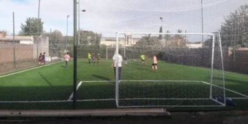 Fue a jugar fútbol 5 con sus amigos y falleció