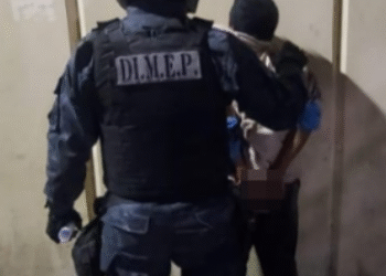 Intentó darse a la fuga y fue detenido en Oran