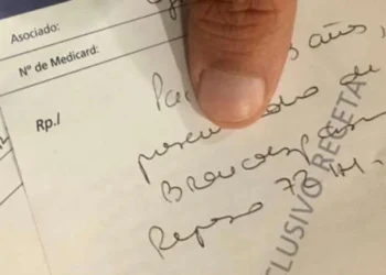 Orán: Joven imputada por falsificar una receta médica y lesionar a una mujer al intentar huir
