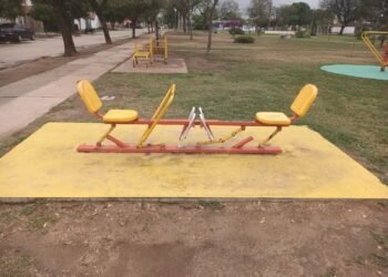 Vandalizaron los juegos infantiles en la Plaza del B° 20 de Febrero