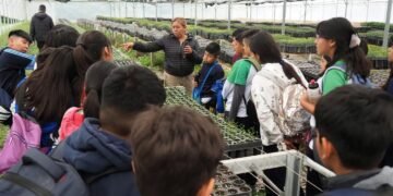 Alumnos de la Escuela “Osvaldo Burela” visitaron el Vivero Forestal Municipal