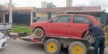 Sigue el levantamiento de vehículos abandonados en la vía pública
