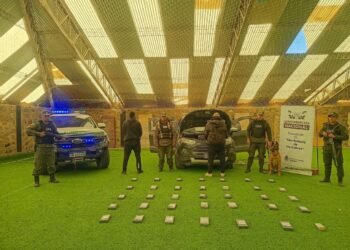Dos hombres fueron detenidos traficando 35 kilos de cocaína