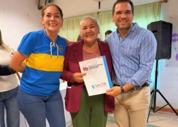 Cura: “La escritura es el sueño cumplido de muchas familias”