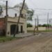 Otro poste a punto de caerse en las calles de Orán