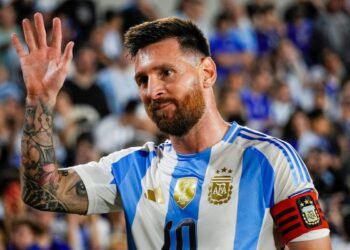 Un ex combatiente de Malvinas cantará el Himno en la despedida de Messi