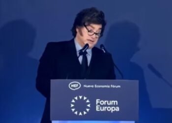 Milei en España trató de “impresentable dictador” y “delincuente ladrón” a Pedro Sánchez