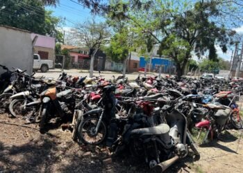 Remate público de motos en Orán
