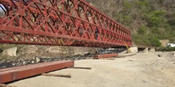 Continúa el montaje del puente Bailey de Los Toldos
