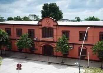 Claudia Flores: “Es un día maravilloso para la Escuela Ténica, estamos felices”